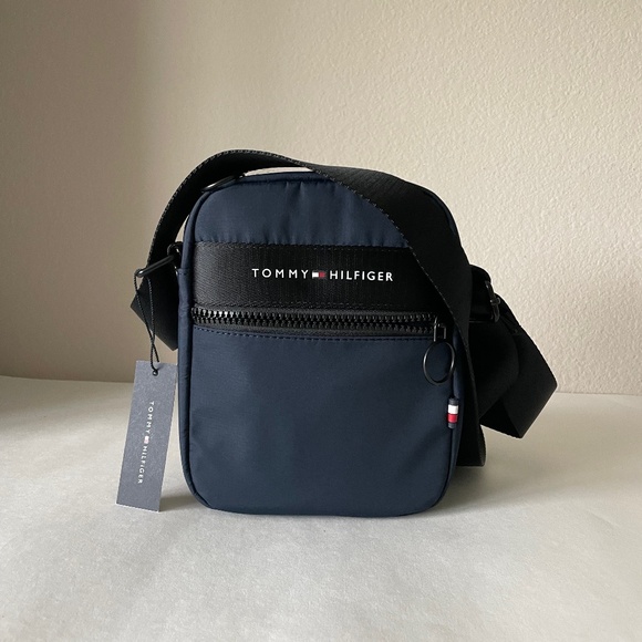 Tommy Hilfiger Kayden Water-Resistant Reporter Bag Navy - Picture 1 of 5